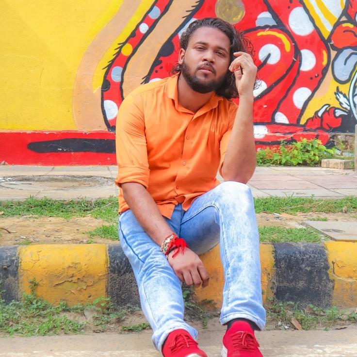 Portrait of Amina Rossi, community mentor and Italian cuisine specialist